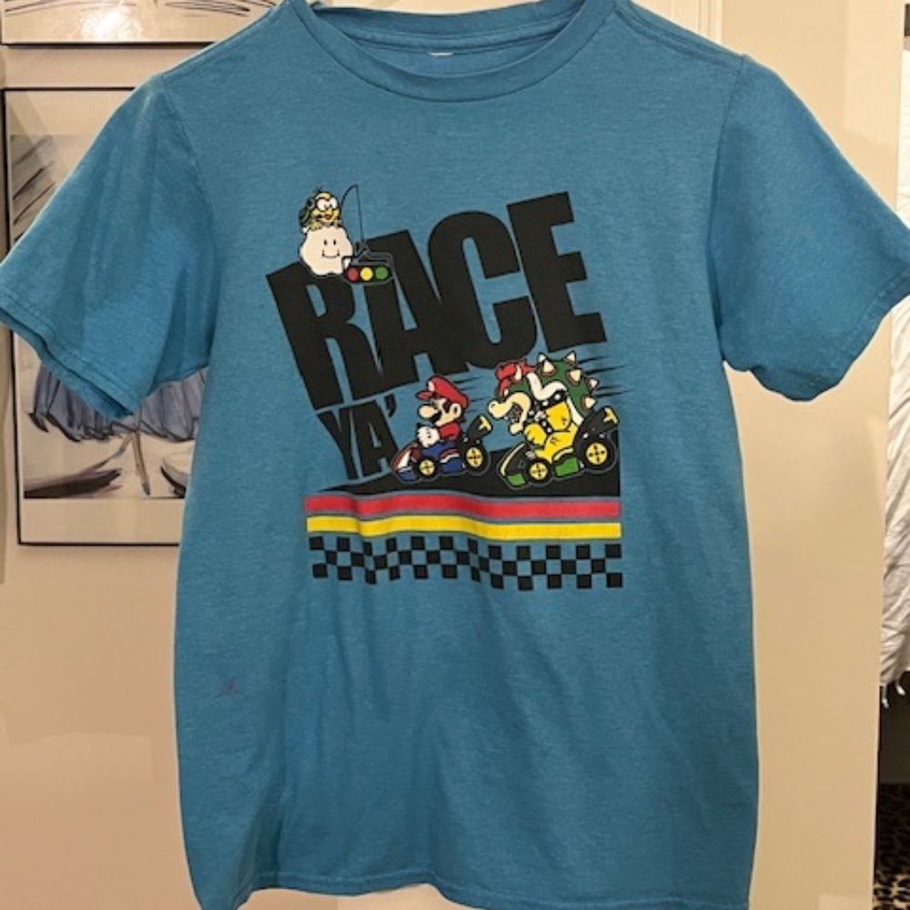 Boys Nintendo, Mario Brothers, Mario Cart T-shirt very soft 8/10
